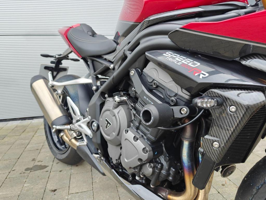 TRIUMPH SPEED TRIPLE 1200