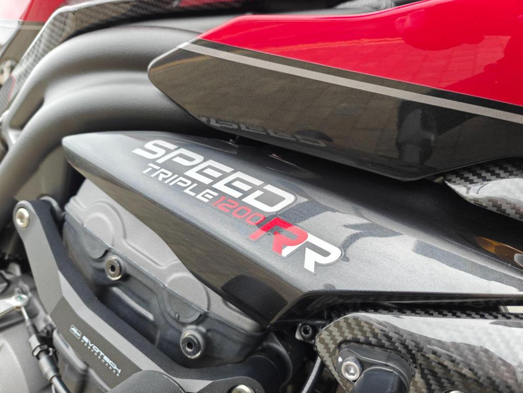 TRIUMPH SPEED TRIPLE 1200