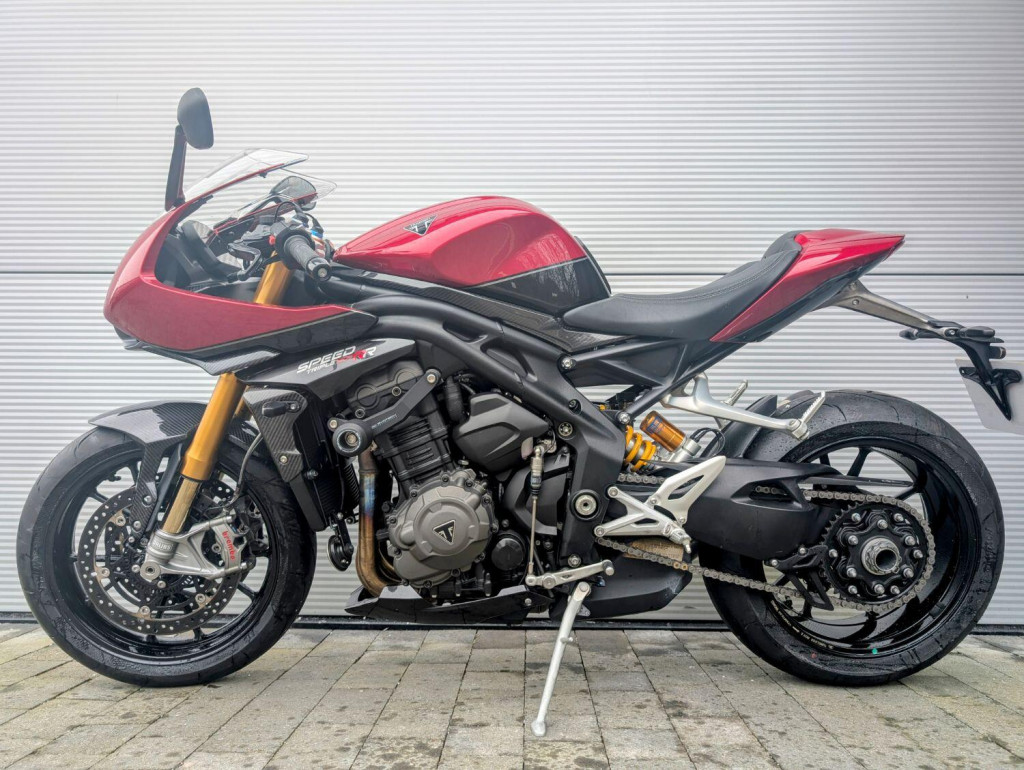 TRIUMPH SPEED TRIPLE 1200