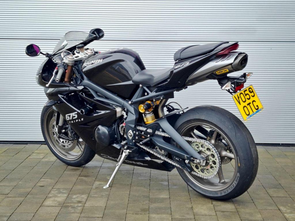 TRIUMPH DAYTONA 675