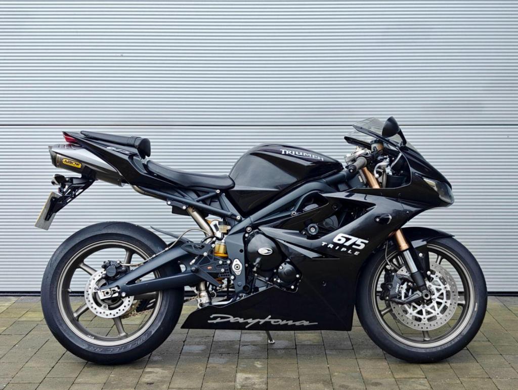 TRIUMPH DAYTONA 675