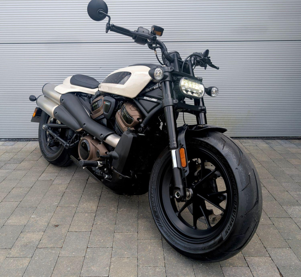 HARLEY-DAVIDSON Sportster