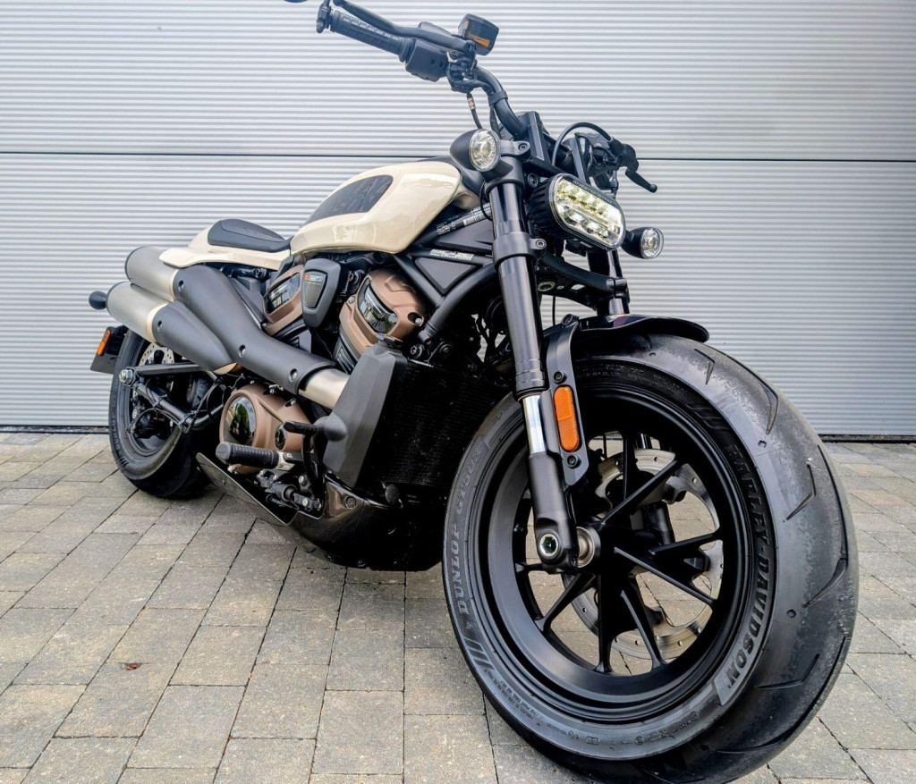 HARLEY-DAVIDSON Sportster