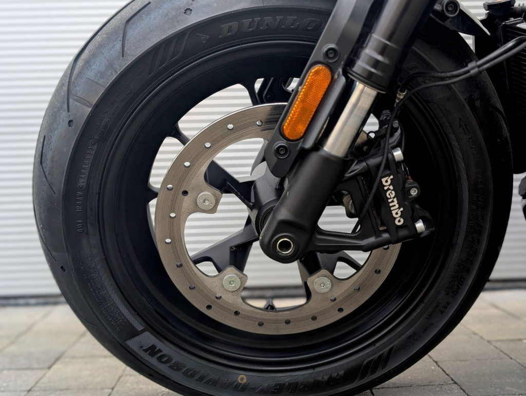 HARLEY-DAVIDSON Sportster