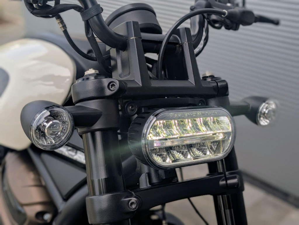 HARLEY-DAVIDSON Sportster