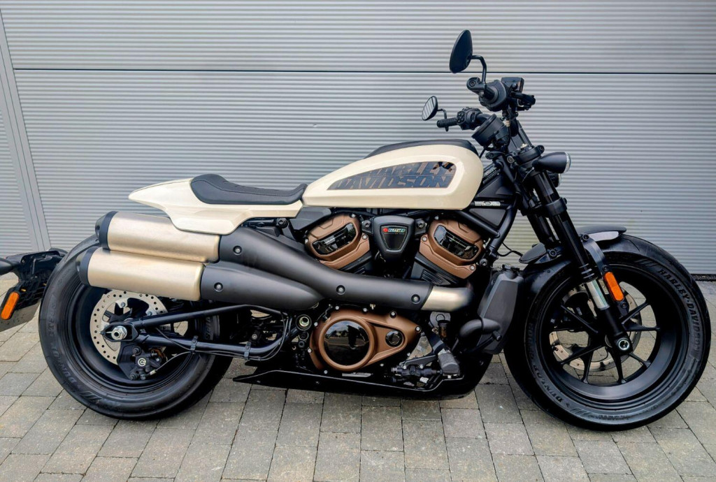 HARLEY-DAVIDSON Sportster