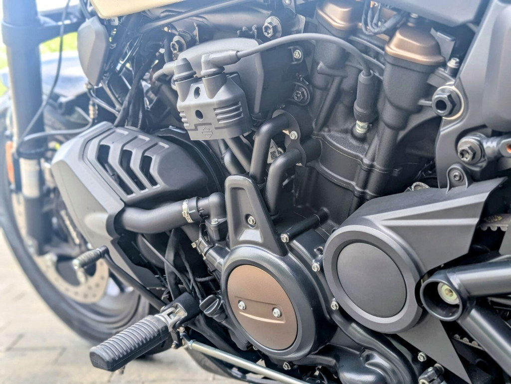 HARLEY-DAVIDSON Sportster