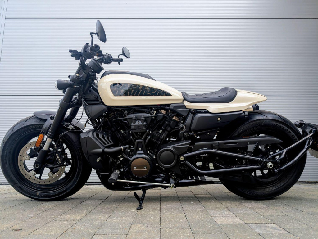 HARLEY-DAVIDSON Sportster