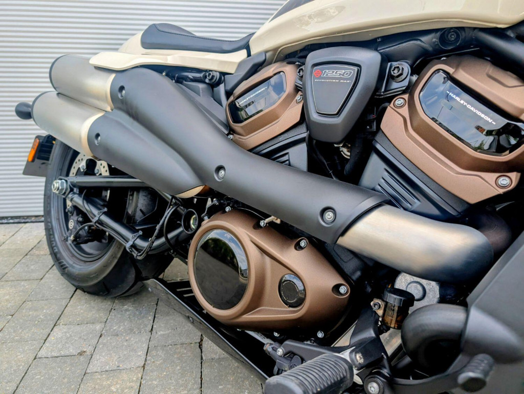 HARLEY-DAVIDSON Sportster