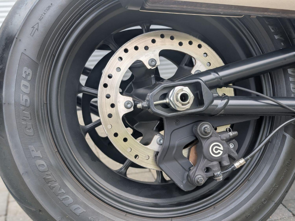 HARLEY-DAVIDSON Sportster