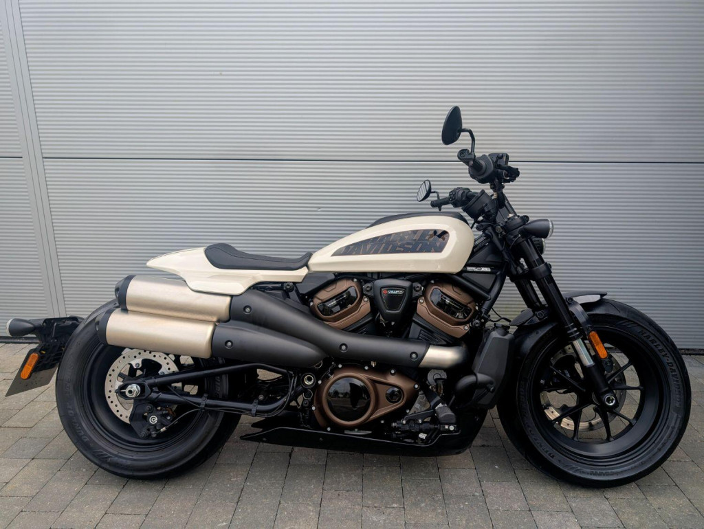 HARLEY-DAVIDSON Sportster