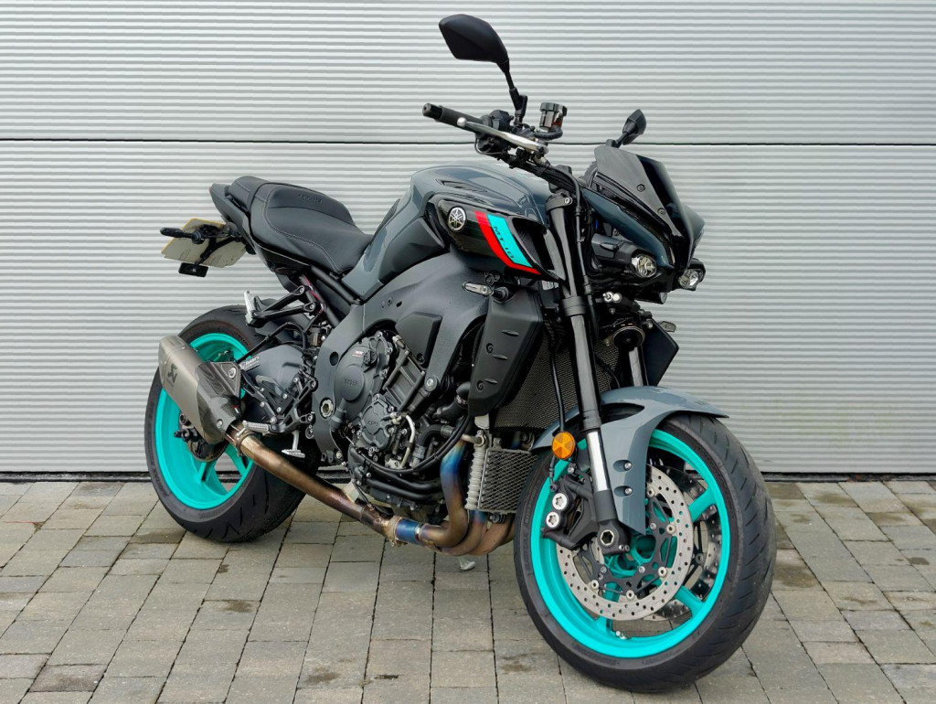 YAMAHA MT-10