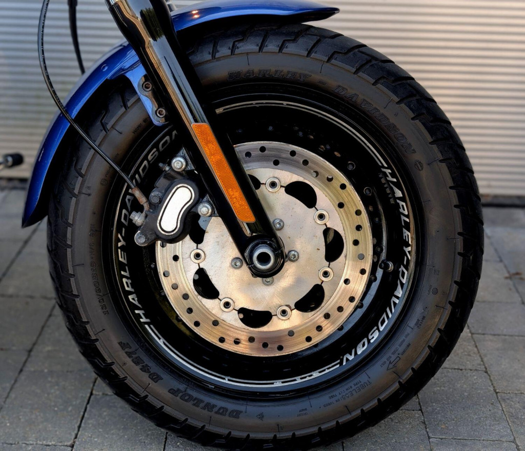 HARLEY-DAVIDSON Dyna