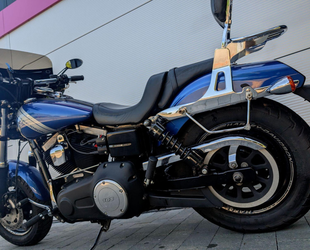 HARLEY-DAVIDSON Dyna