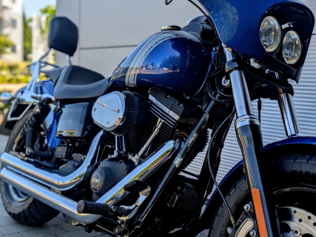 HARLEY-DAVIDSON Dyna