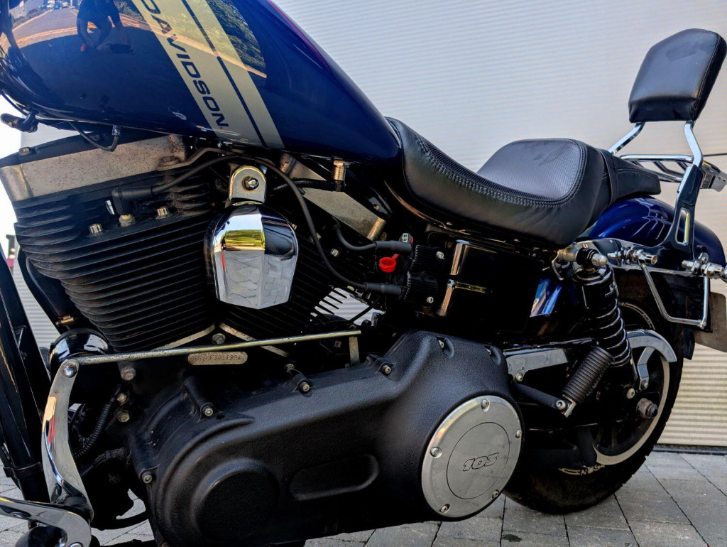 HARLEY-DAVIDSON Dyna