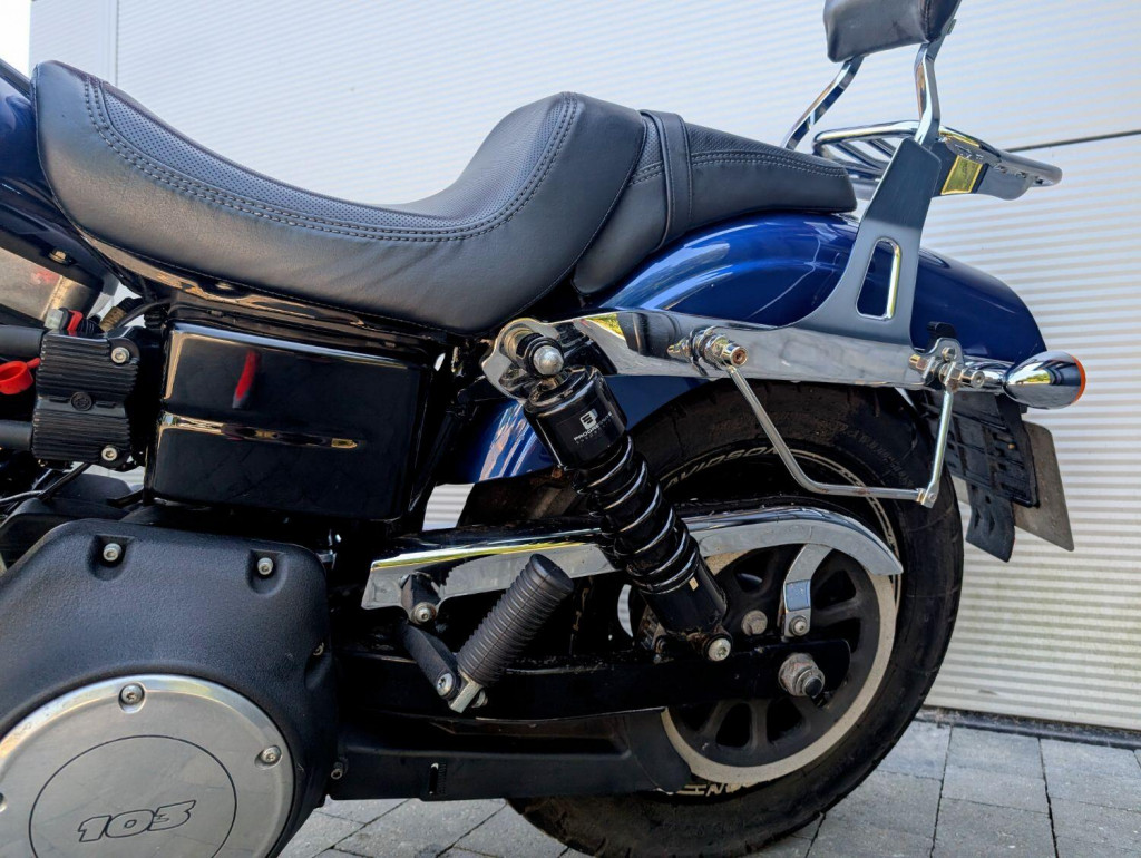 HARLEY-DAVIDSON Dyna