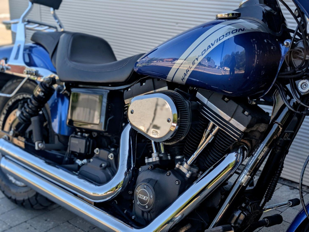 HARLEY-DAVIDSON Dyna