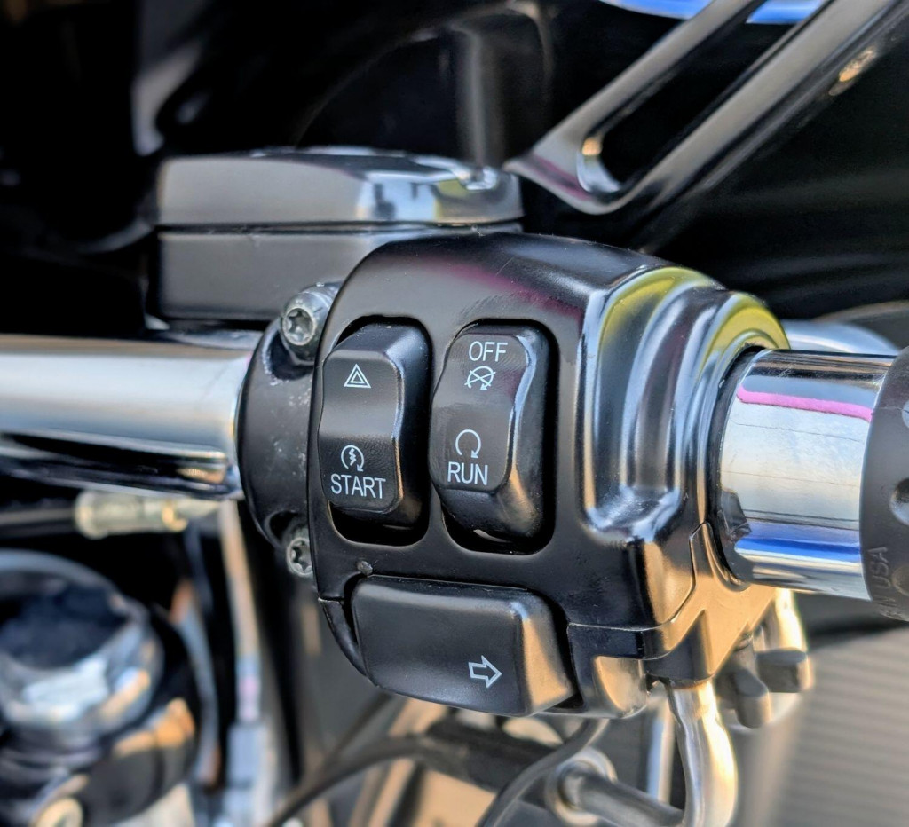 HARLEY-DAVIDSON Dyna