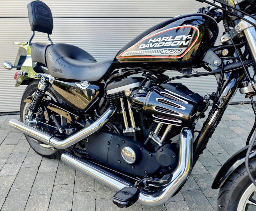 HARLEY-DAVIDSON Sportster