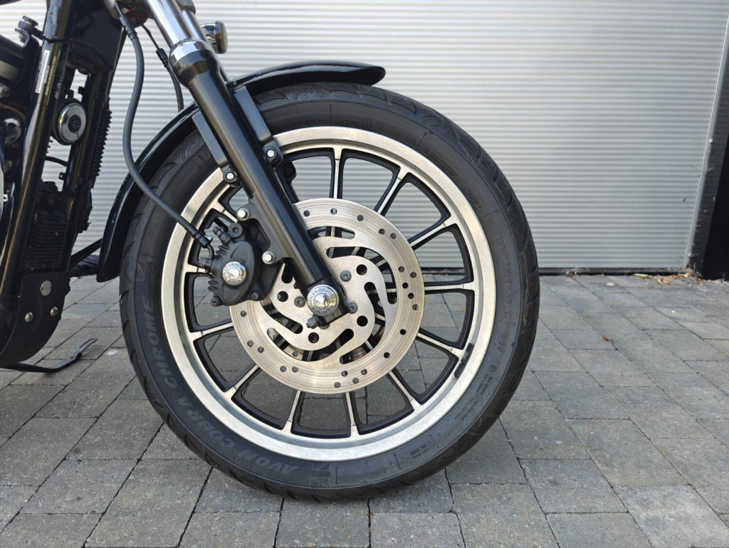 HARLEY-DAVIDSON Sportster