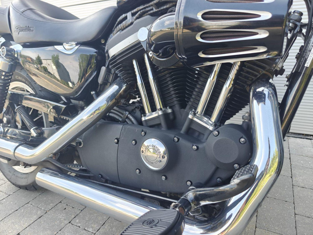 HARLEY-DAVIDSON Sportster