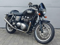 TRIUMPH THRUXTON 900