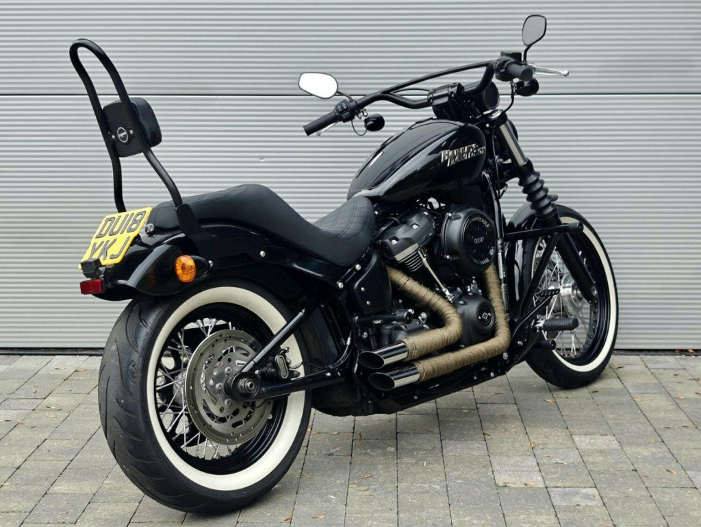 HARLEY-DAVIDSON Softail