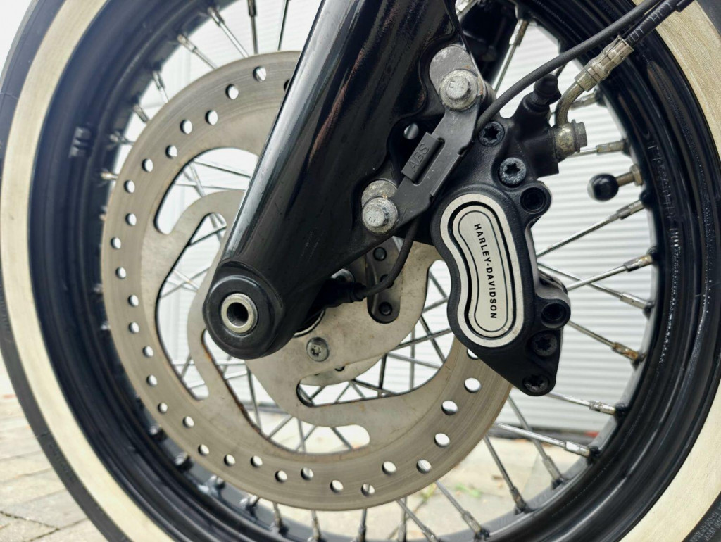 HARLEY-DAVIDSON Softail