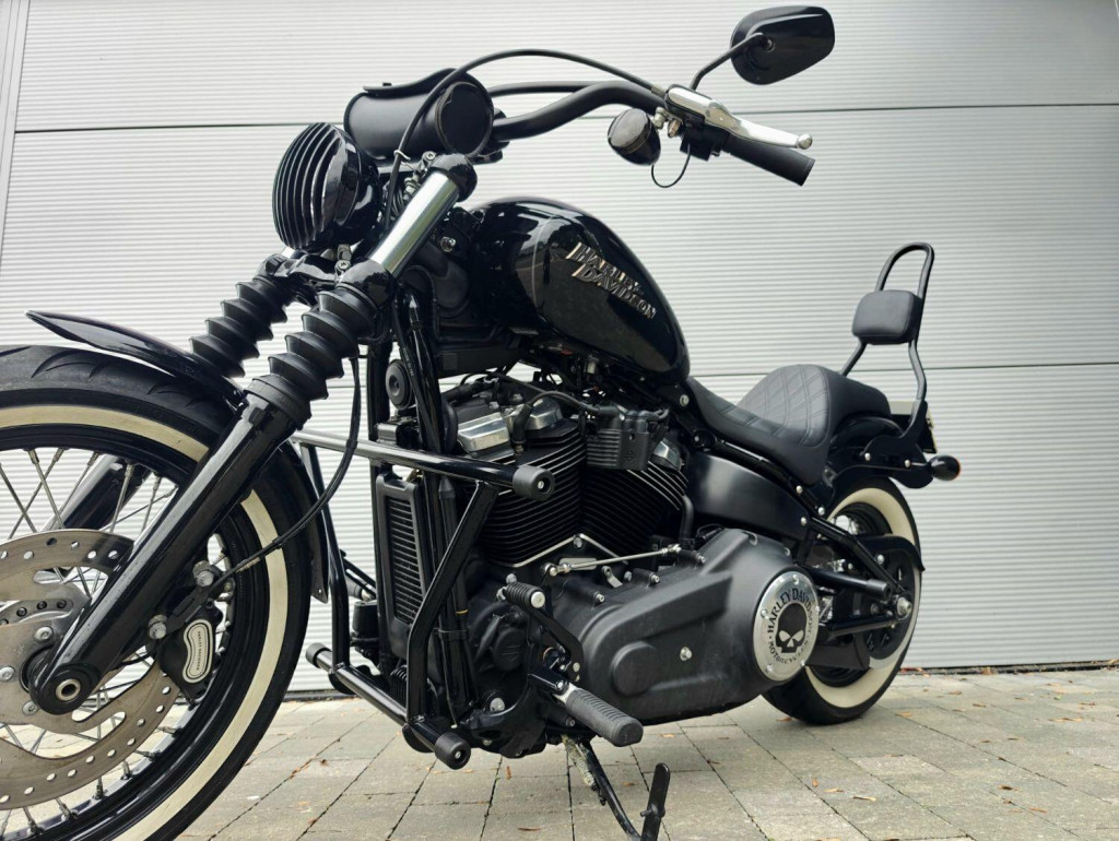 HARLEY-DAVIDSON Softail