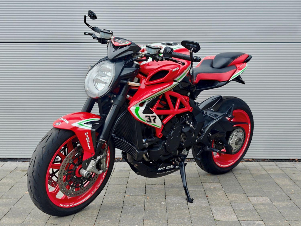 MV AGUSTA BRUTALE 800