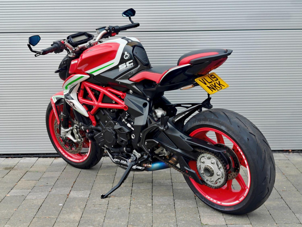 MV AGUSTA BRUTALE 800
