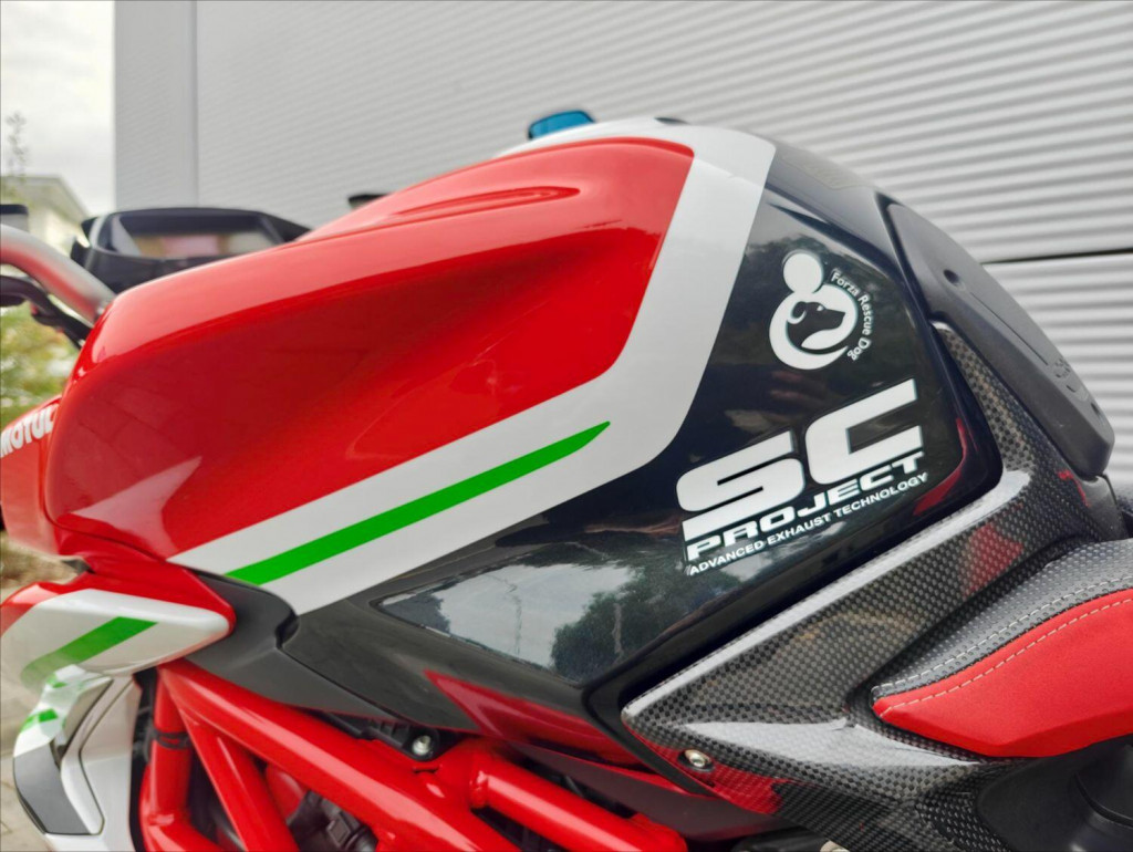 MV AGUSTA BRUTALE 800