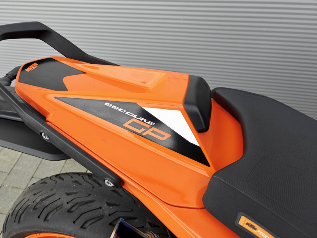 KTM 890 DUKE
