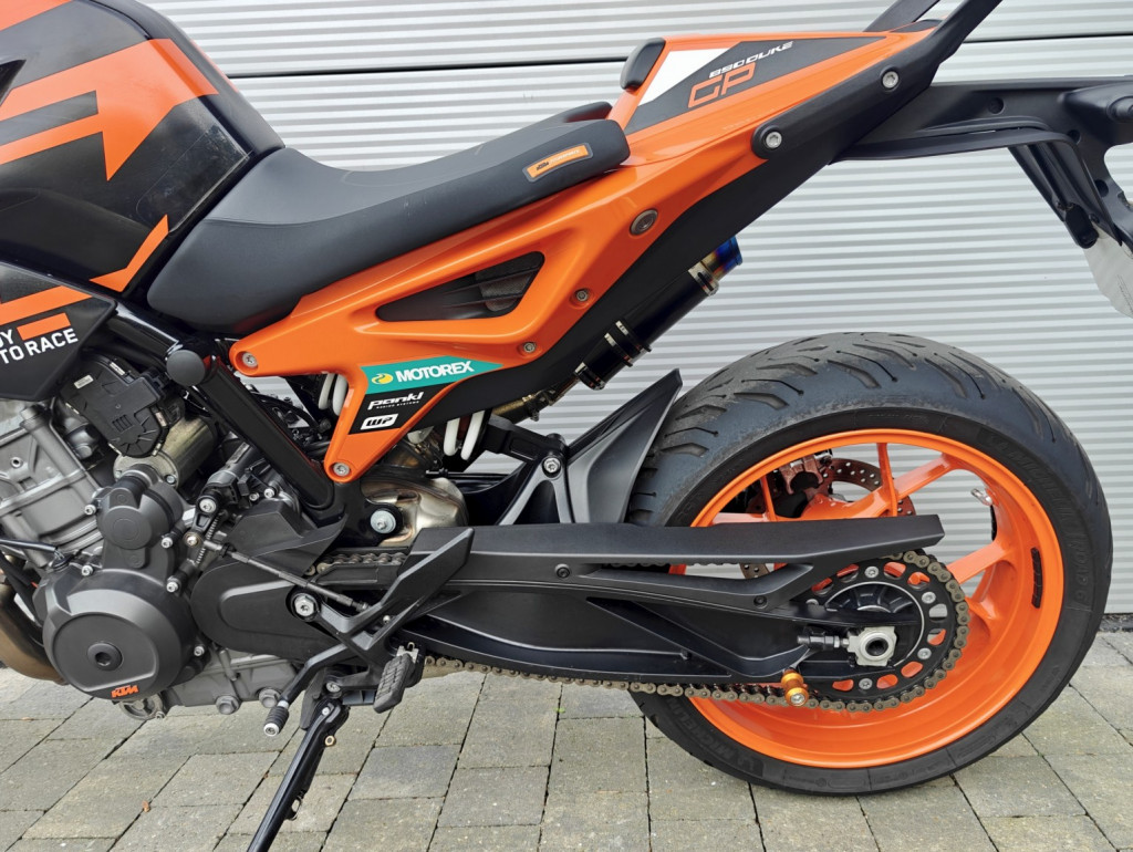 KTM 890 DUKE