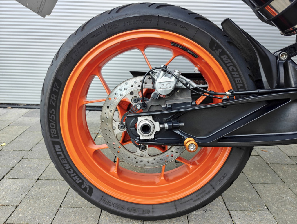 KTM 890 DUKE