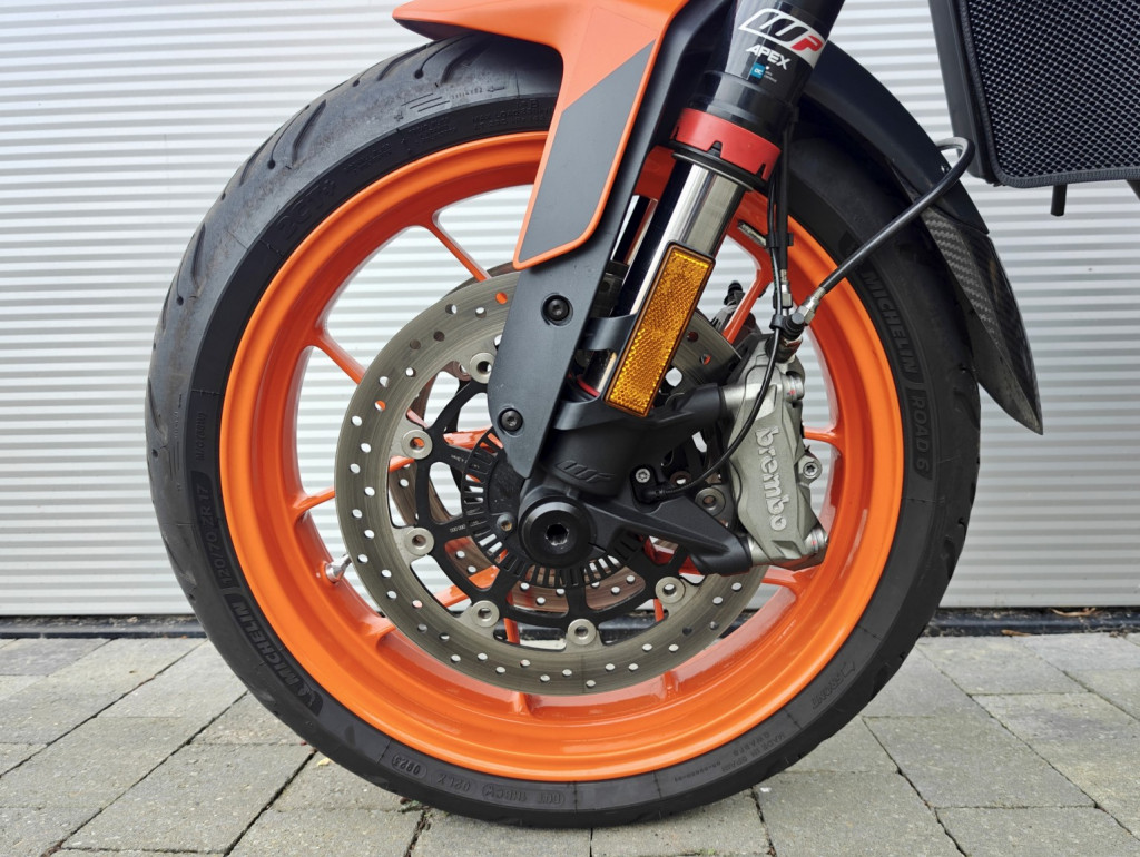 KTM 890 DUKE