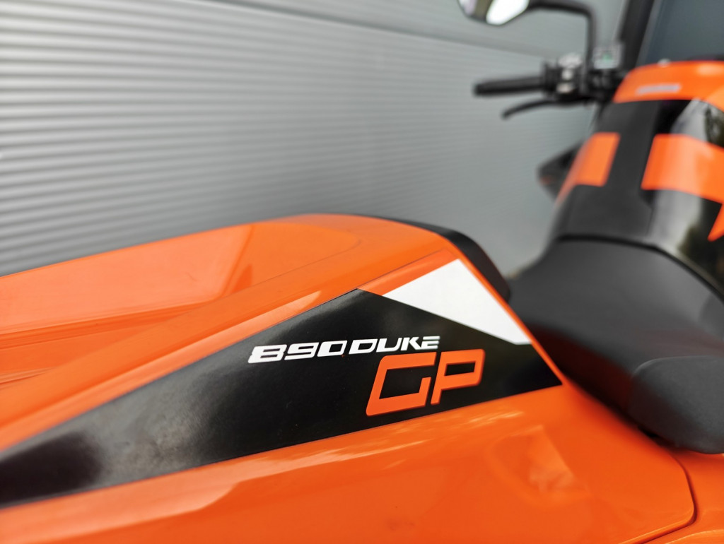 KTM 890 DUKE