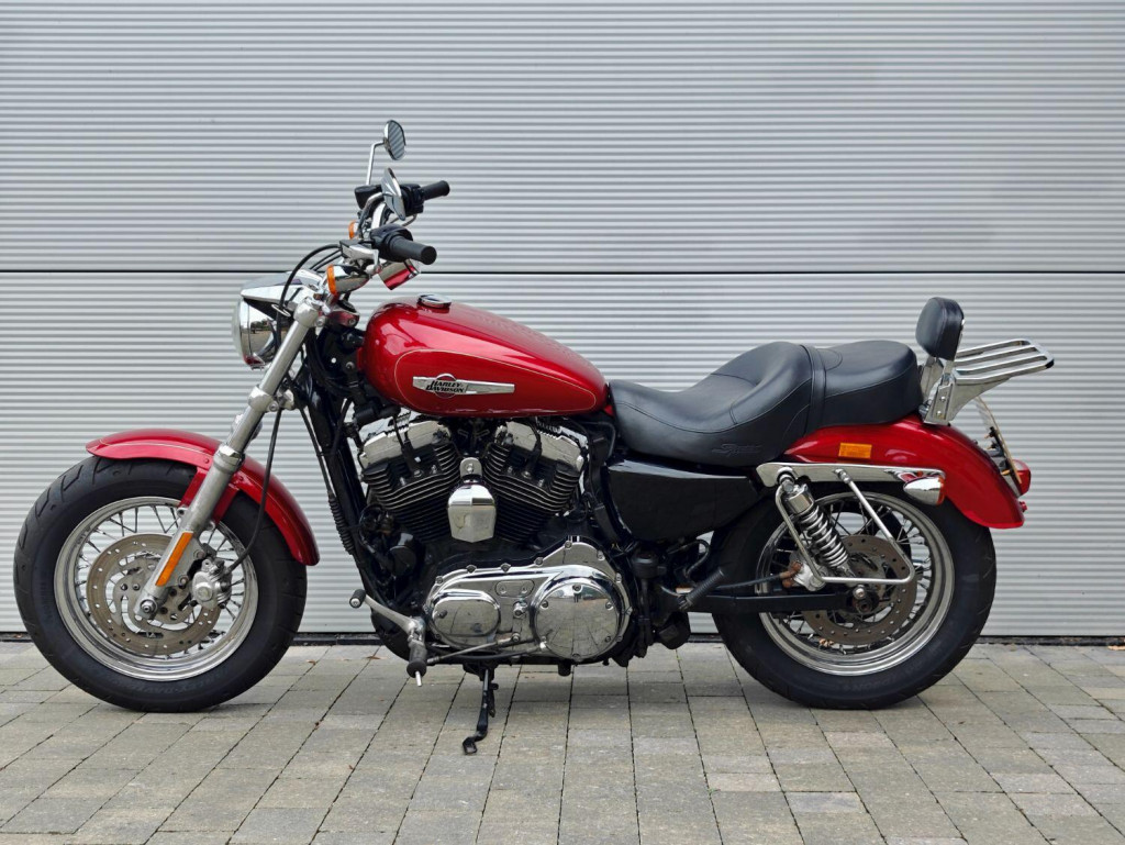 HARLEY-DAVIDSON Sportster