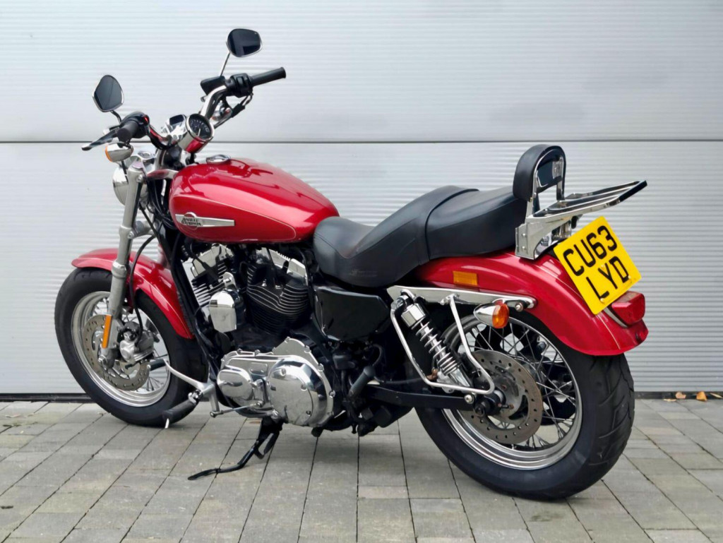 HARLEY-DAVIDSON Sportster