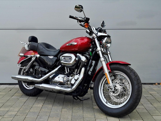 HARLEY-DAVIDSON Sportster
