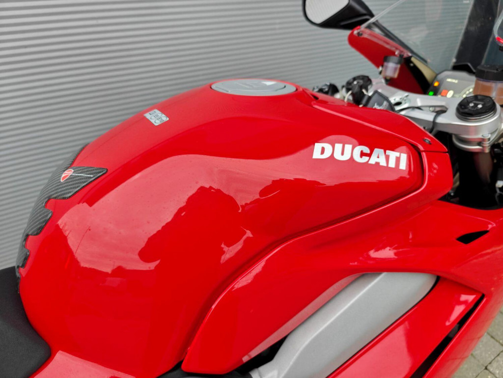 DUCATI Panigale V4