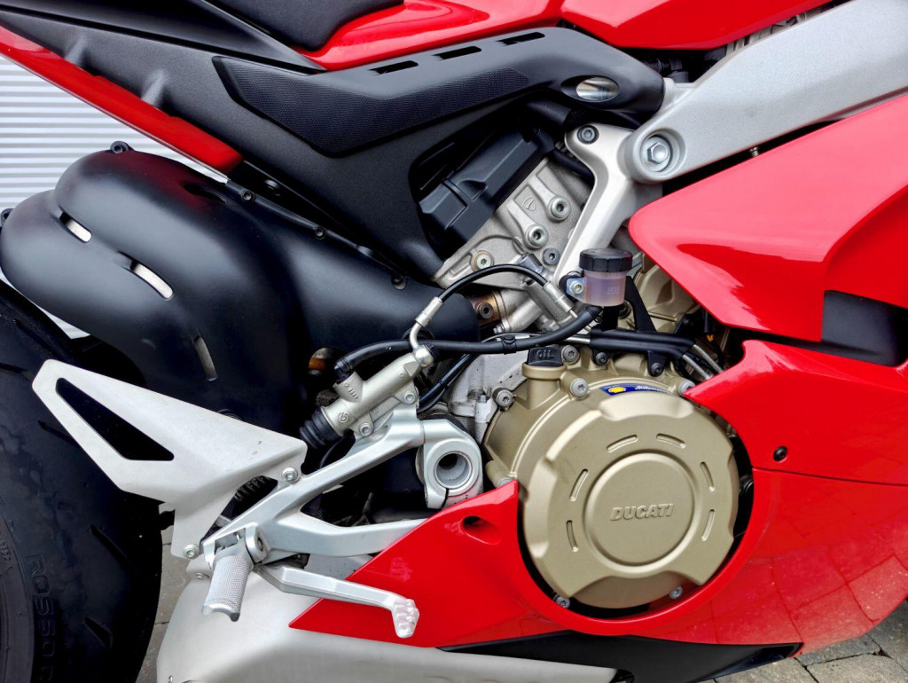 DUCATI Panigale V4