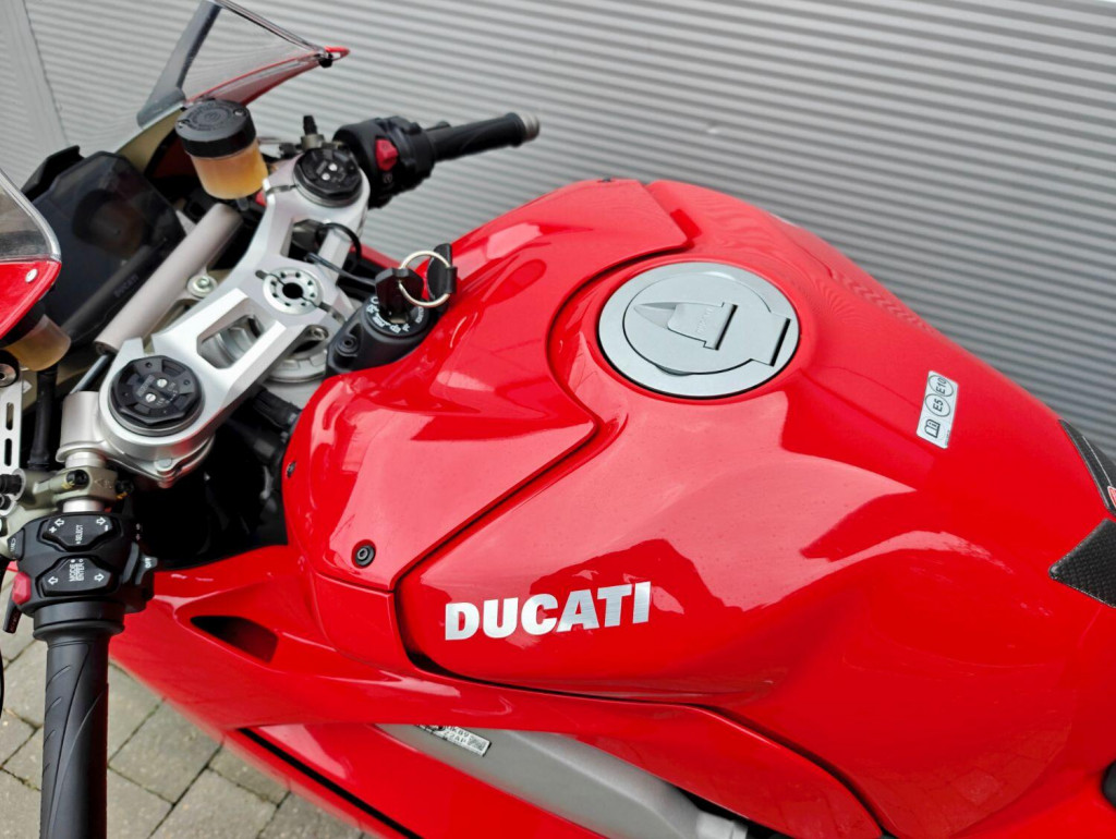 DUCATI Panigale V4