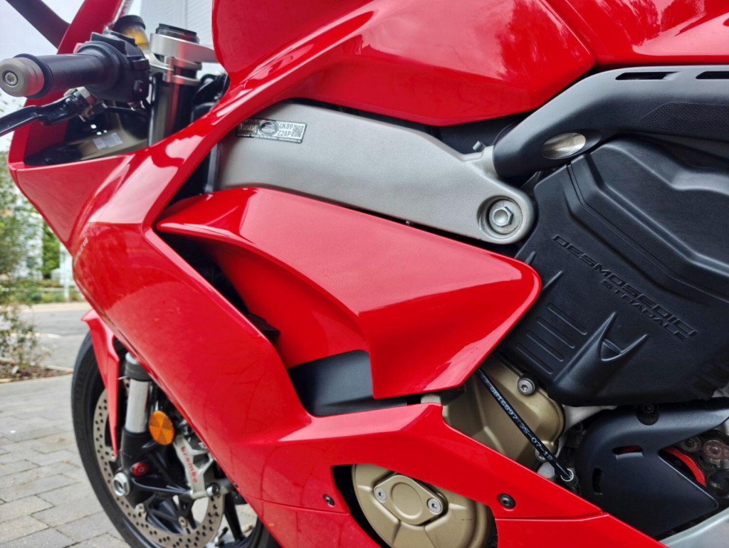 DUCATI Panigale V4