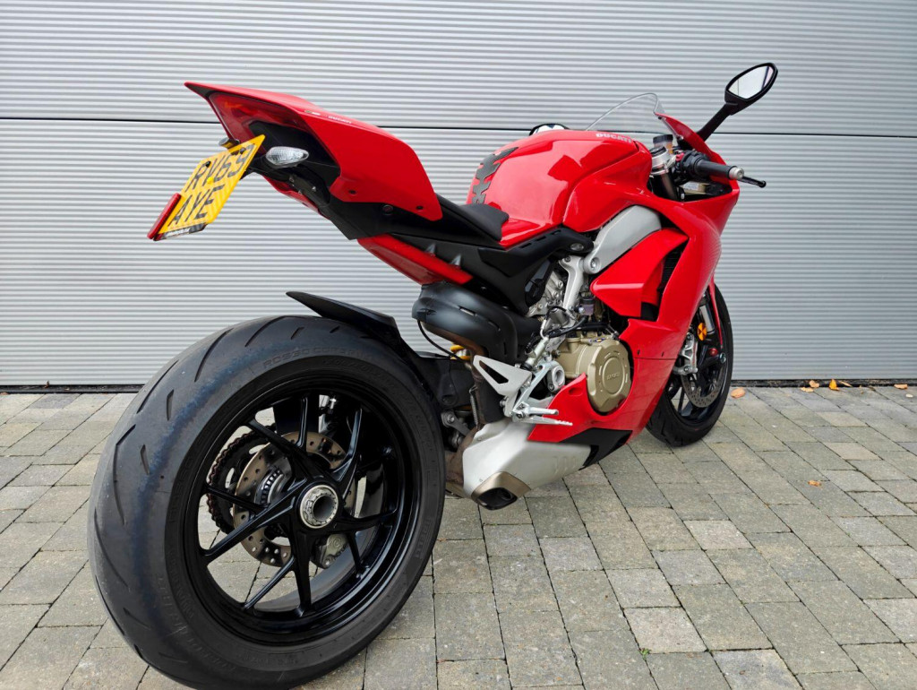 DUCATI Panigale V4