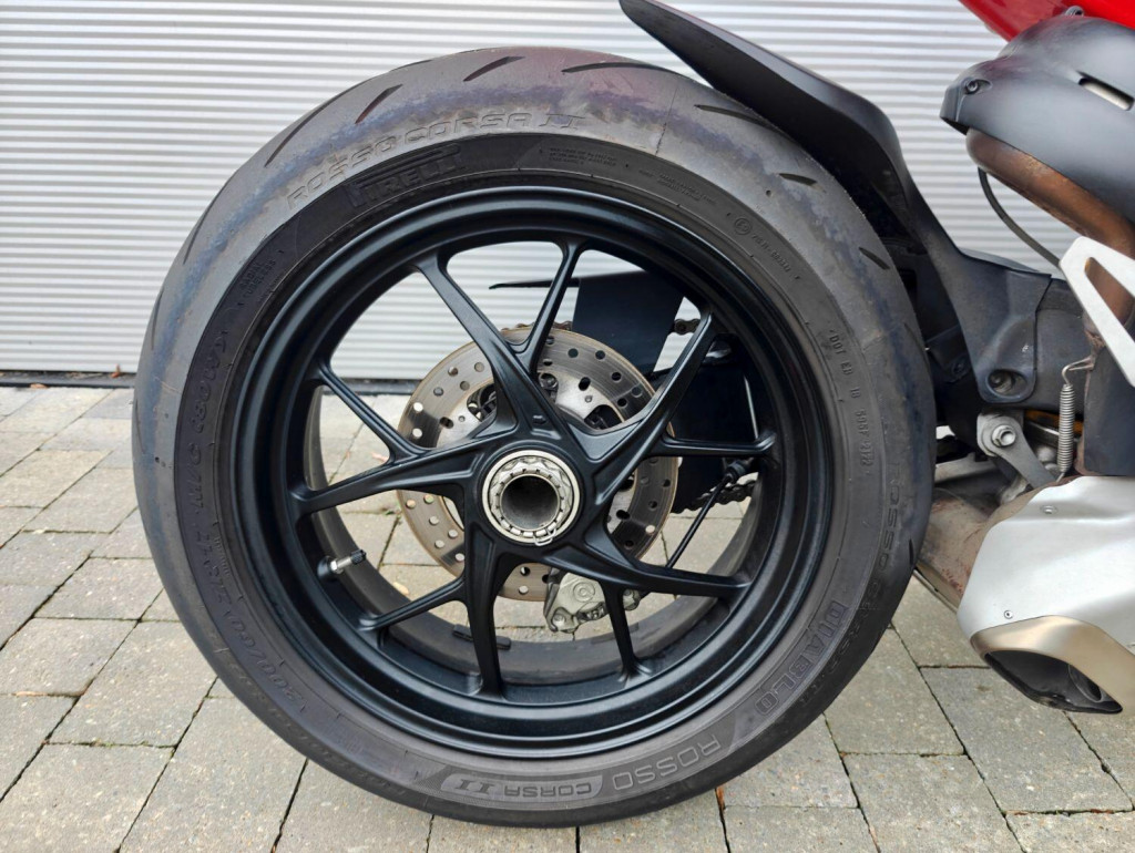 DUCATI Panigale V4