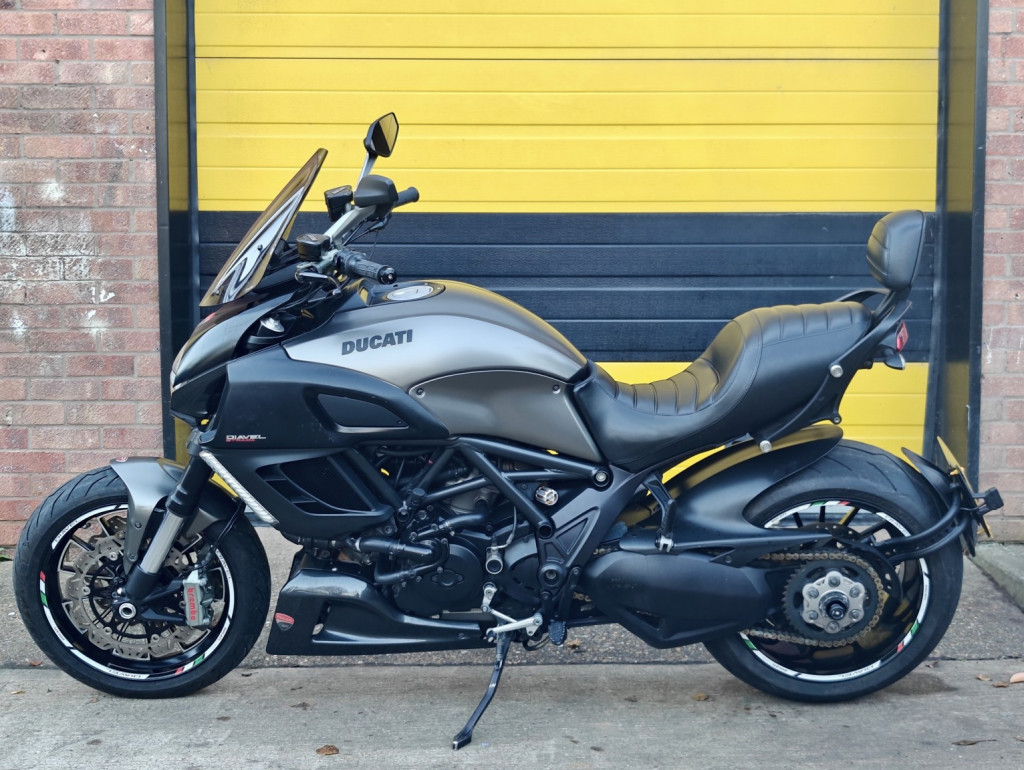 DUCATI DIAVEL