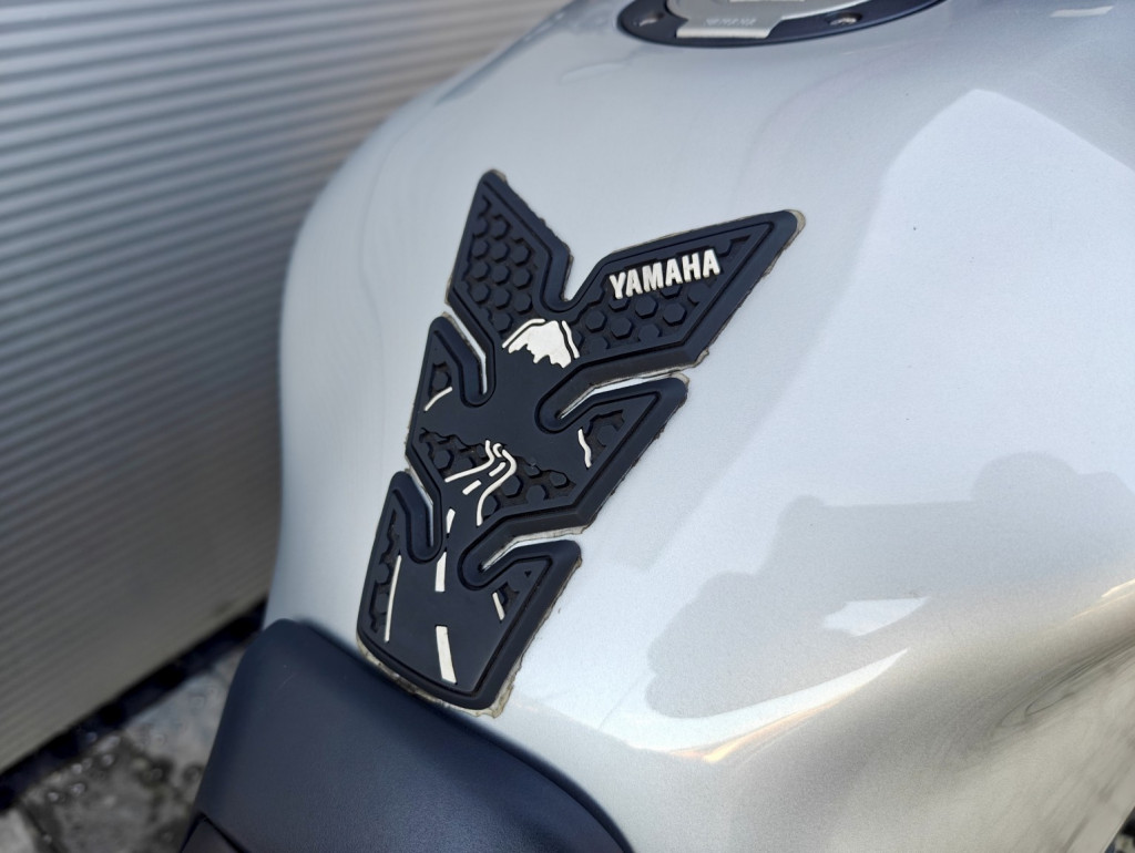 YAMAHA TRACER