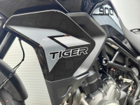TRIUMPH TIGER 900